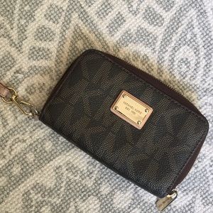 Small Michael Kors Wristlet